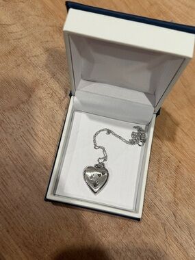 *NWOT* Silver Heart Locket Necklace